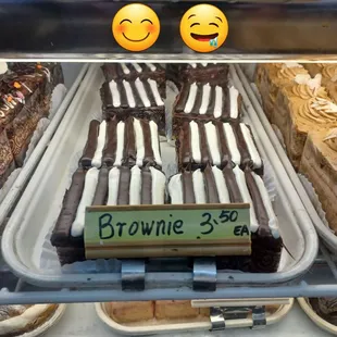 ( Čĥòćōĺâțè Ɓřòẅñìê )