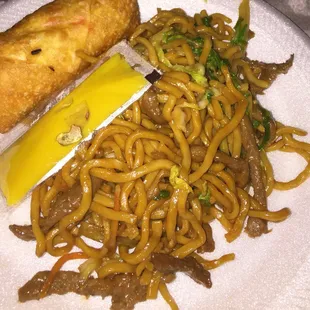 Beef low mein  Egg roll