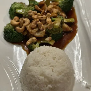 Broccoli & Cashew Chicken Lunch