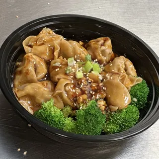 Pork wonton w. garlic sauce