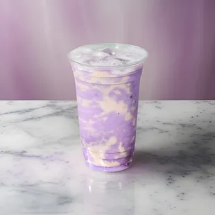 Une Coconut smoothie