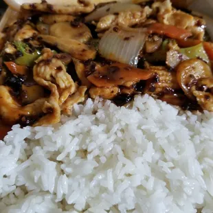 Hunan chicken with white rice