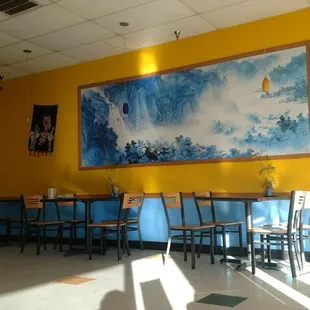 Dragon Express is the best Chinese food in Lewisville. Five stars.