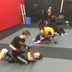 Advance Kids Selfdefense working on ground game.