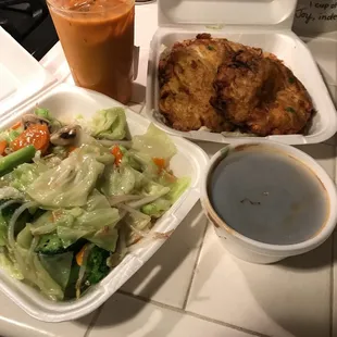 Vegetable Chop suey &amp; Vegtable egg fo young with a Thai Tea (no bolba)