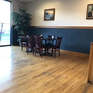 The one table.  The other are booths.