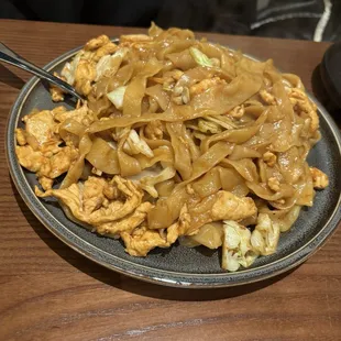 Hand D5. Stir-Fried Hand-Pulled Noodles with Chicken