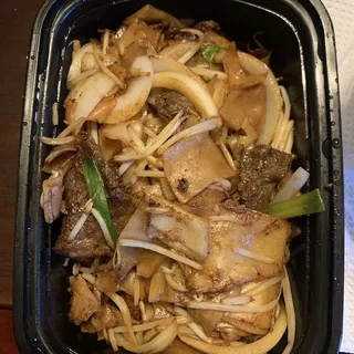 J24. Beef Flat Noodles