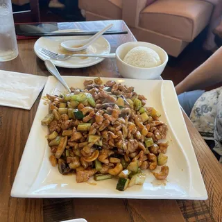 6. Cashew Chicken Lunch