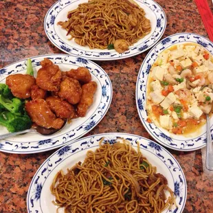 Love the food, especially the Lo mein!