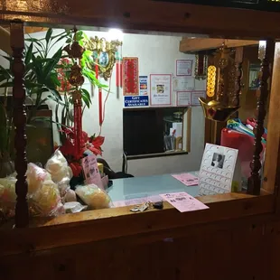 sushi and sashimi, interior
