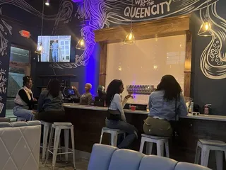 Hippin Hops Brew-Stillery