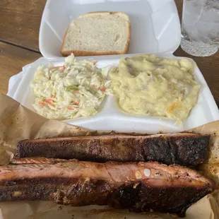Spare rib platter with 2 sides (coleslaw and mashed potatoes)