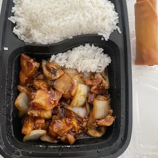 $11 for 6 pieces of L9. Garlic Chicken Lunch Special. Not recommended.