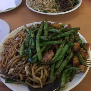 Chicken Shrimp Chow Mien