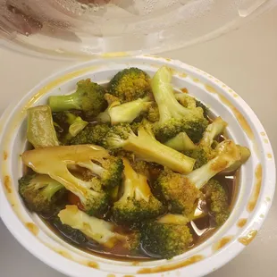 Small broccoli and garlic sauce