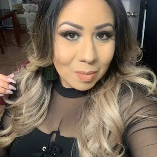Bella D.