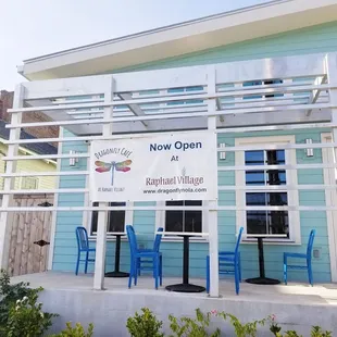 the front of the restaurant