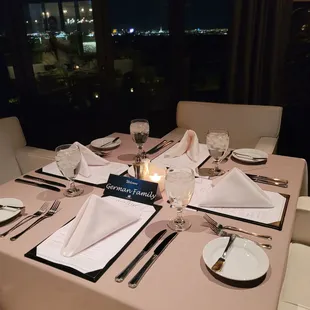 Montrose table setting