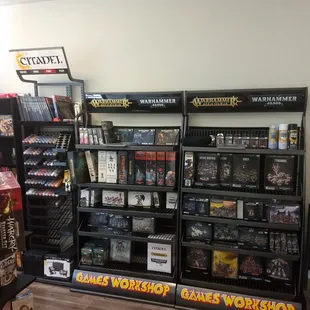 We support the entire range of Games Workshop miniatures, ask about our special orders!