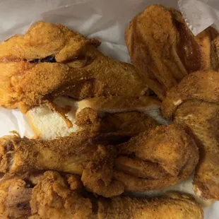 food, chicken wings and fried chicken