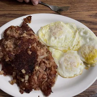 Corned Beef Hash &amp; Eggs with Toast
