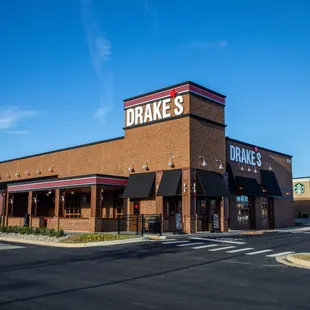 the exterior of drake&apos;s