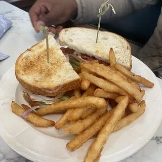Turkey Bacon Avo Sandwich