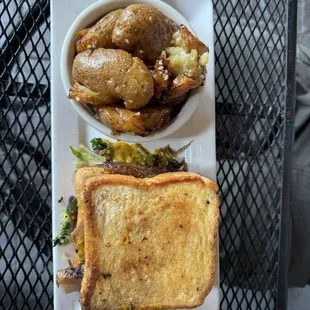 Brisket Sandwich with fingerling potatoes
