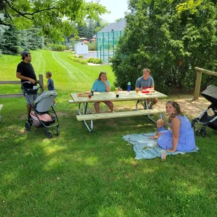 Enjoying a great summer day with family, excellent beer and fantastic food!