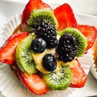 Fruit Tart (strawberry, kiwi, blackberry and blueberry)