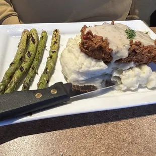 Blue Plate Special with crispy chicken, garlic mashed potatoes and s grilled asparagus.