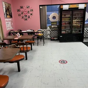 Sitting are and drinks