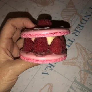 Raspberry Macaroon