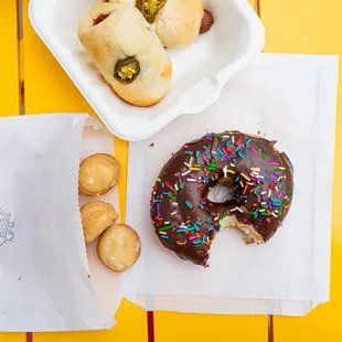 dough desserts, food, donuts