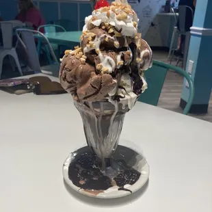 &quot;Dreamin In Black And White&quot; Sundae