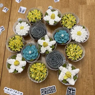 Wedding shower GLUTEN FREE cupcakes