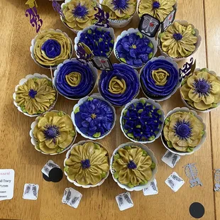 Graduation Colors on cupcake