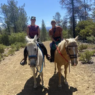 Photo op on the part of the trail looking out at Yosemite