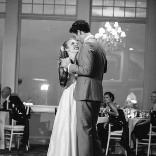 Wedding dance (photo: Robin McKerrell Photography)