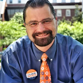 Mike M.