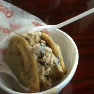 The ice cream saneiches require a cup and a spoon!