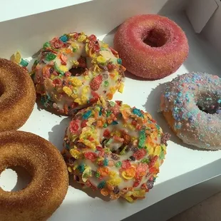 Cinnamon sugar, fruity pebble, pink sprinkles, cotton candy.