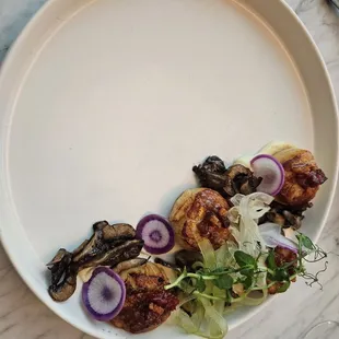Scallops on one side of the plate
