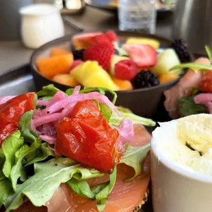 Smoked salmon bagel