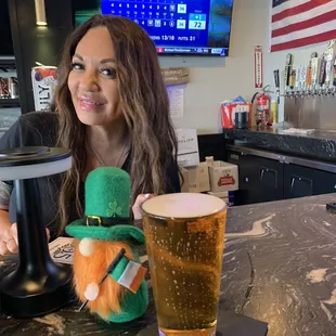 Tria pours the FULLEST beer on the planet!