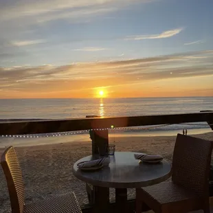 There's outdoor seating...brrrrr