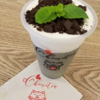 Plant Oreo Matcha Latte