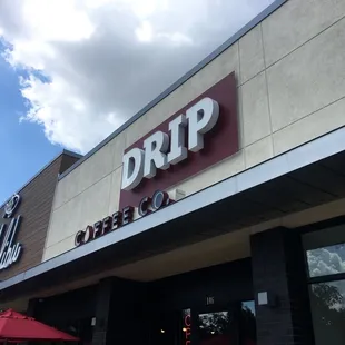 the outside of a coffee shop