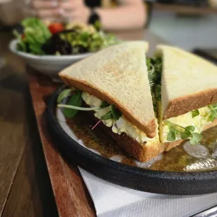 Egg salad sandwich